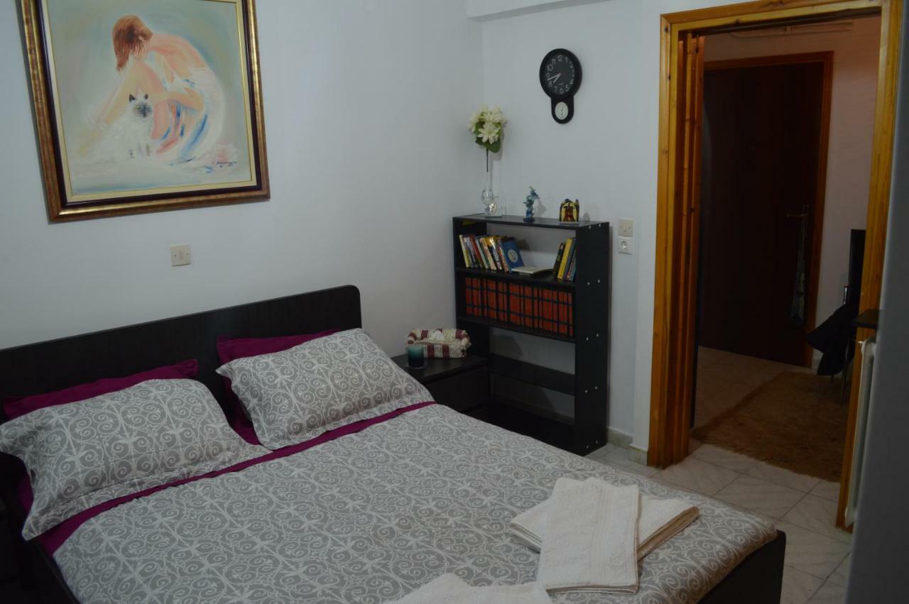 Apartment In The Center Of Aigio F Экстерьер фото