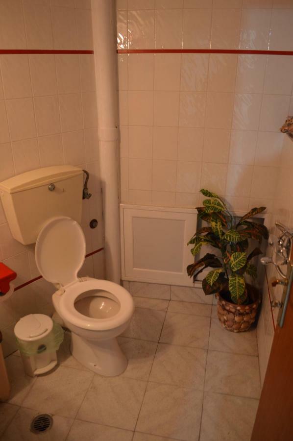 Apartment In The Center Of Aigio F Экстерьер фото